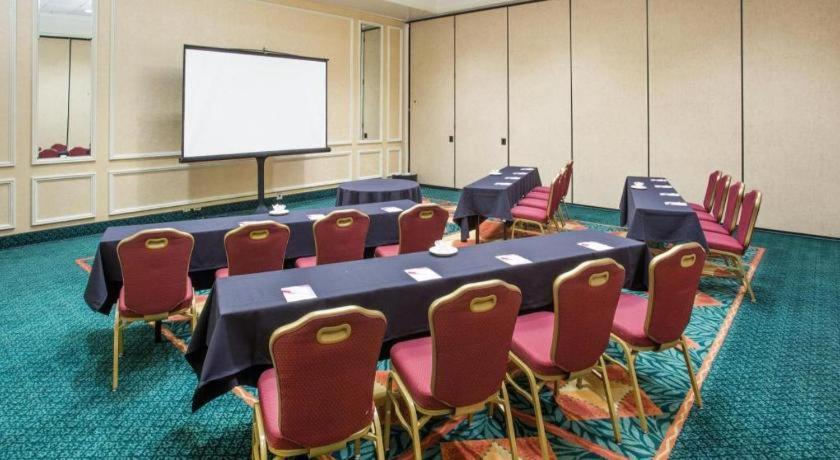 Radisson - University Hotel 3*