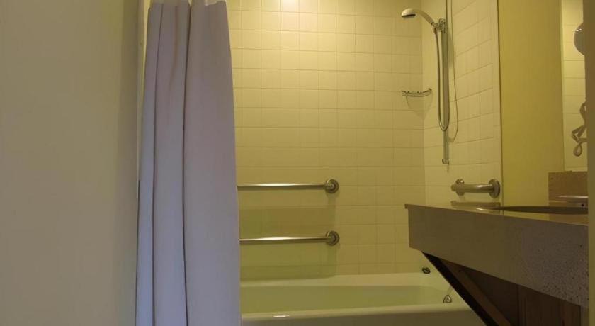 Radisson 3* Austin