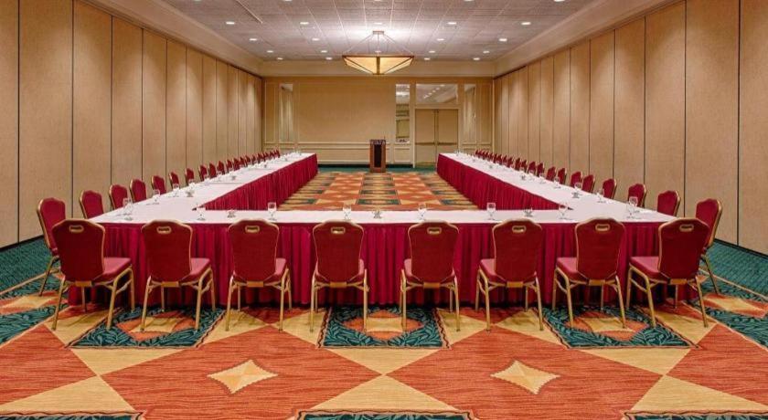 Radisson - 3* Austin